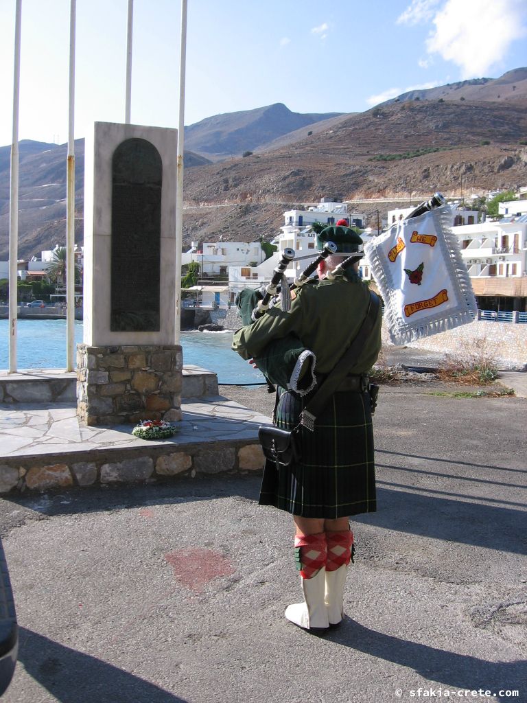 Photo report of a memorial for the people of Crete that were killed during WW II, September 2008