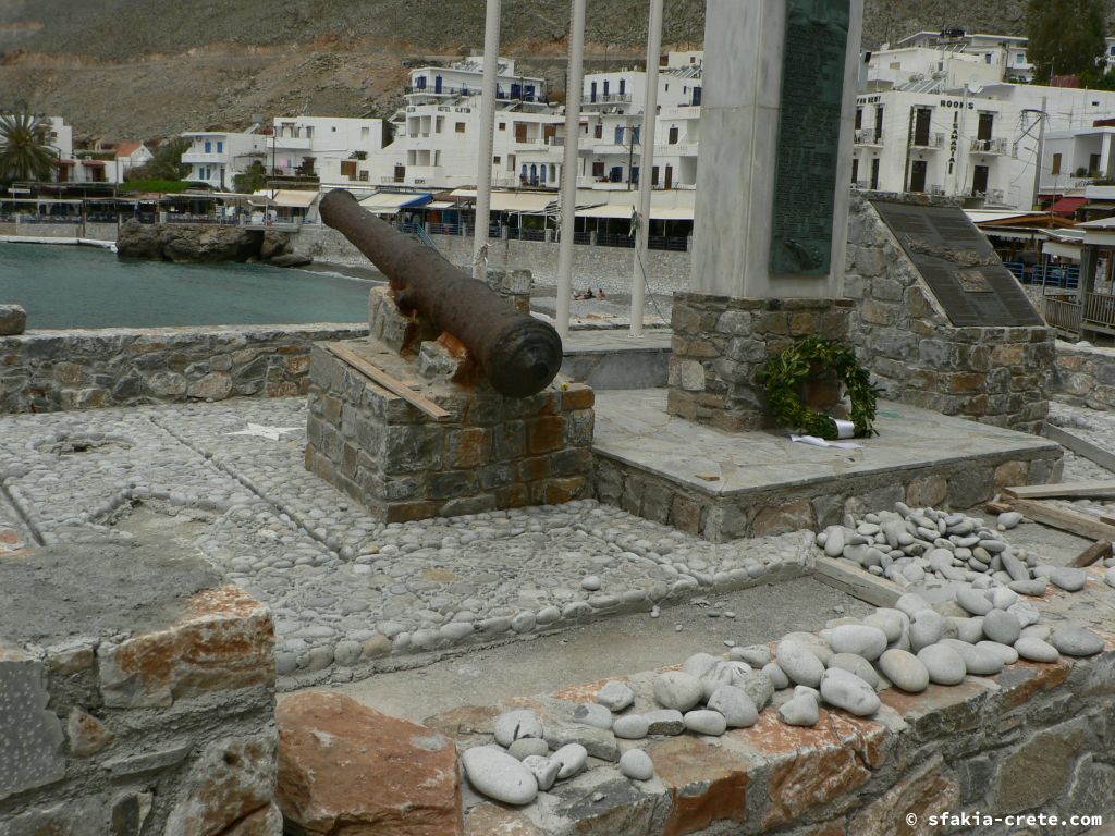 Photo report: Around Sfakia, Crete April - May 2011