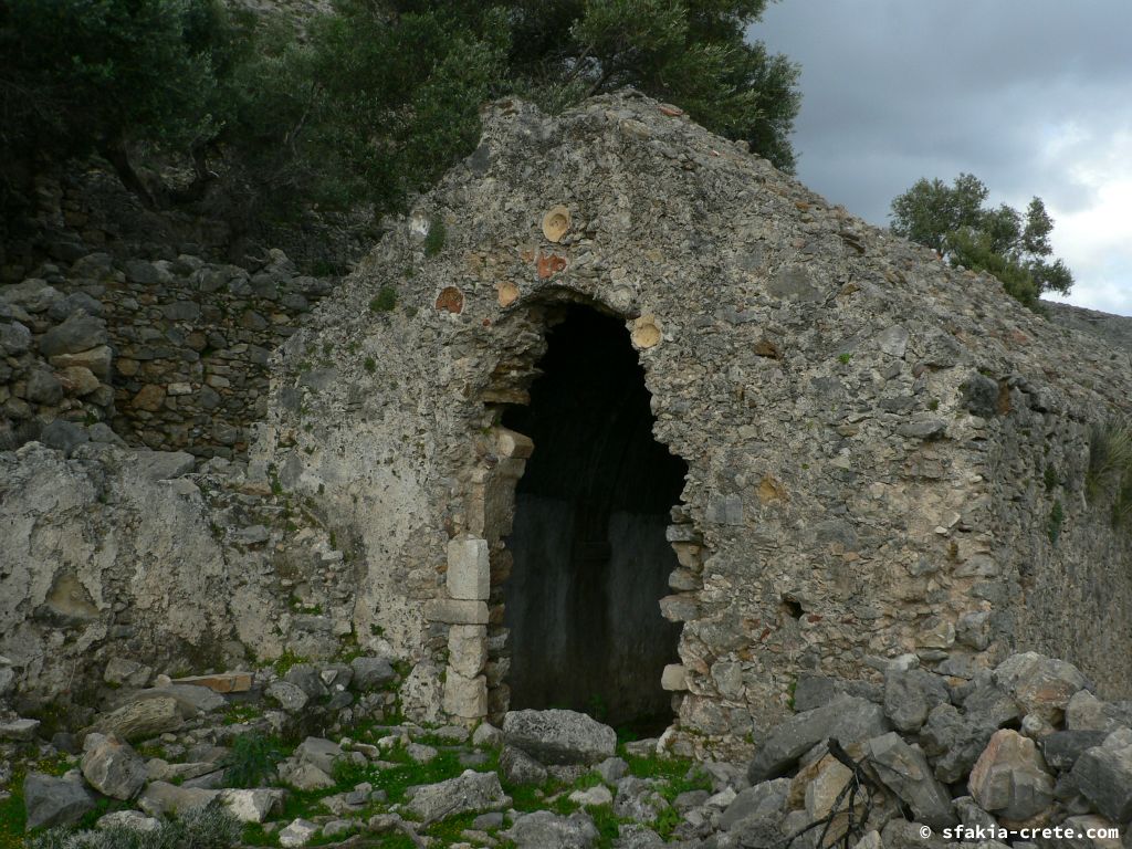 Photo report of a visit to Giorgitsi, uninhabited village above Chora Sfakion, Sfakia, Crete