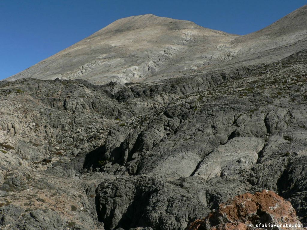 Photo report of a trip to the summit of Pachnes, Sfakia, Crete in October 2008