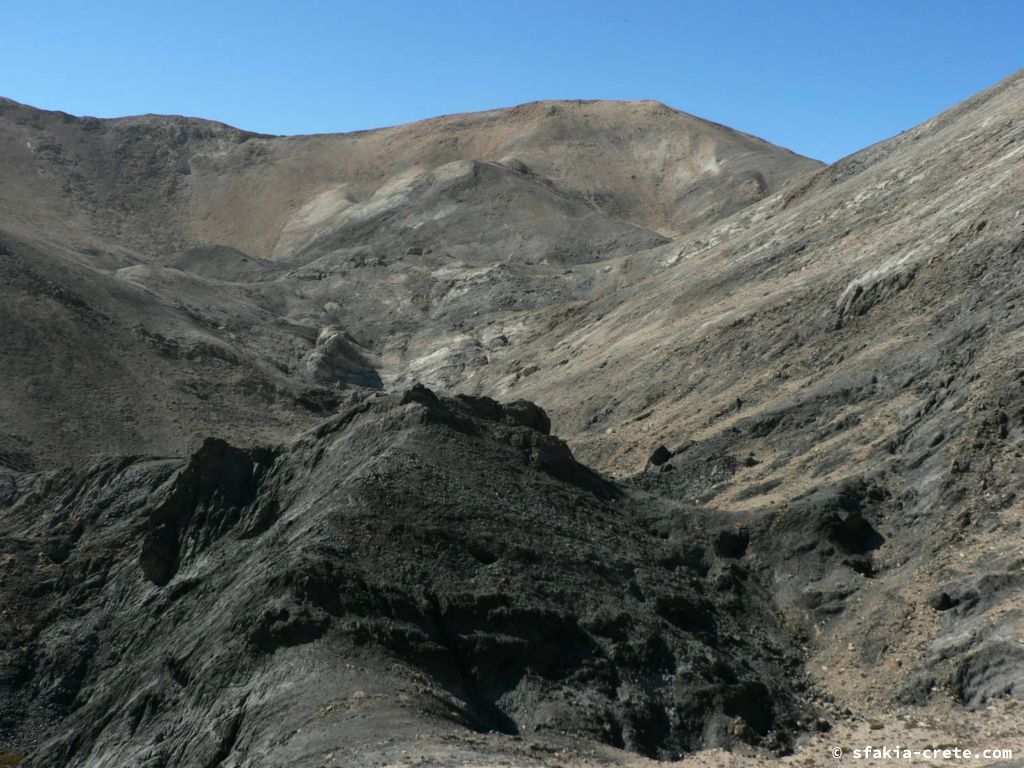 Photo report of a trip to the summit of Pachnes, Sfakia, Crete in October 2008