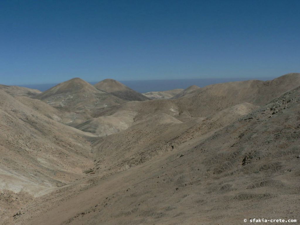 Photo report of a trip to the summit of Pachnes, Sfakia, Crete in October 2008