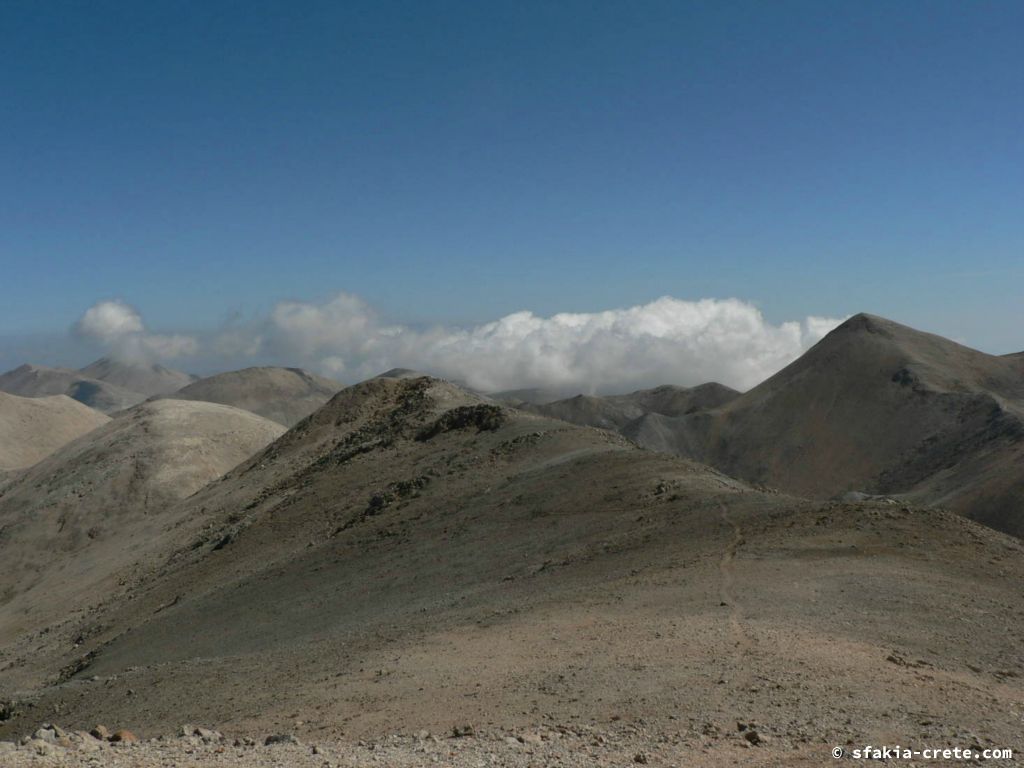 Photo report of a trip to the summit of Pachnes, Sfakia, Crete in October 2008