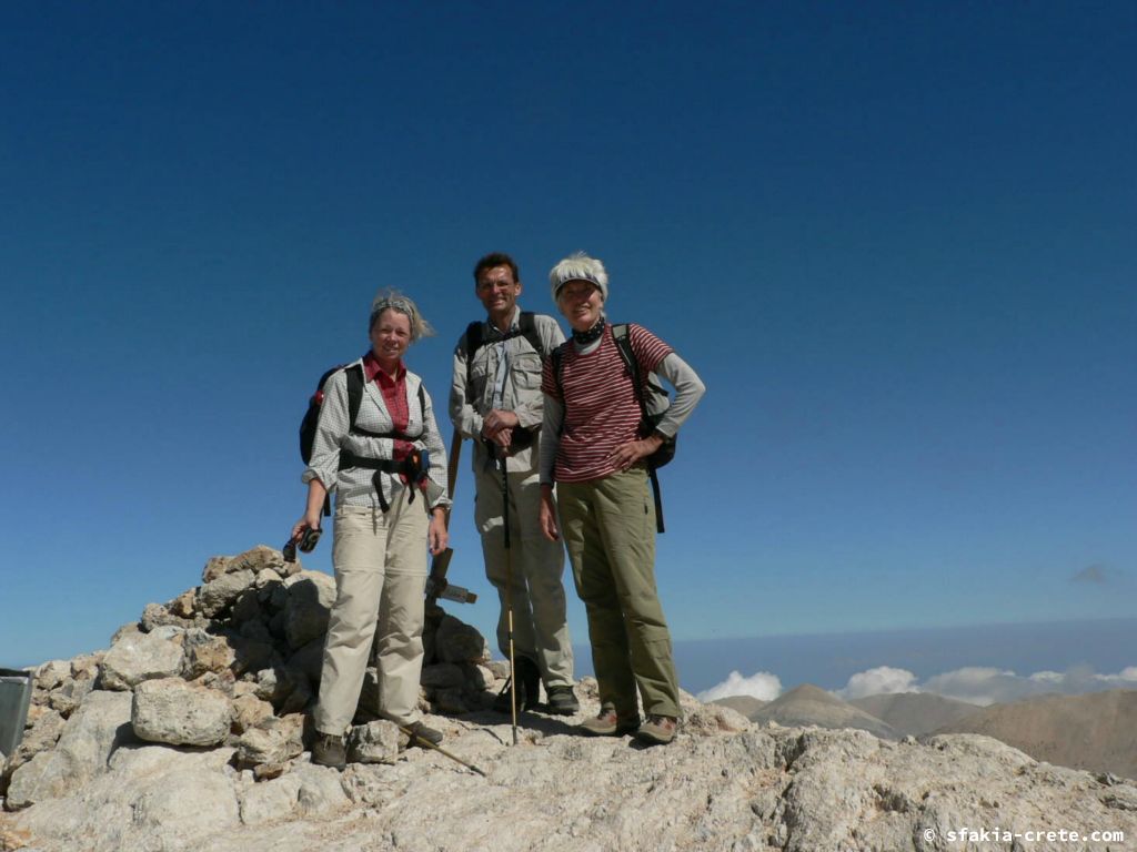 Photo report of a trip to the summit of Pachnes, Sfakia, Crete in October 2008