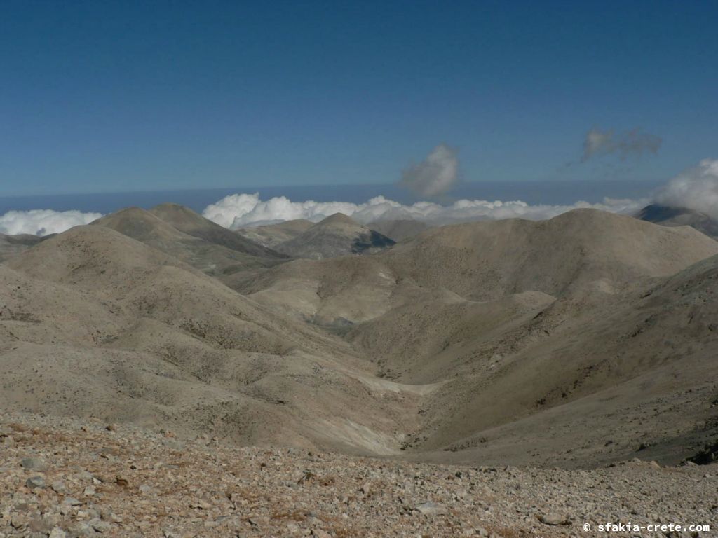 Photo report of a trip to the summit of Pachnes, Sfakia, Crete in October 2008