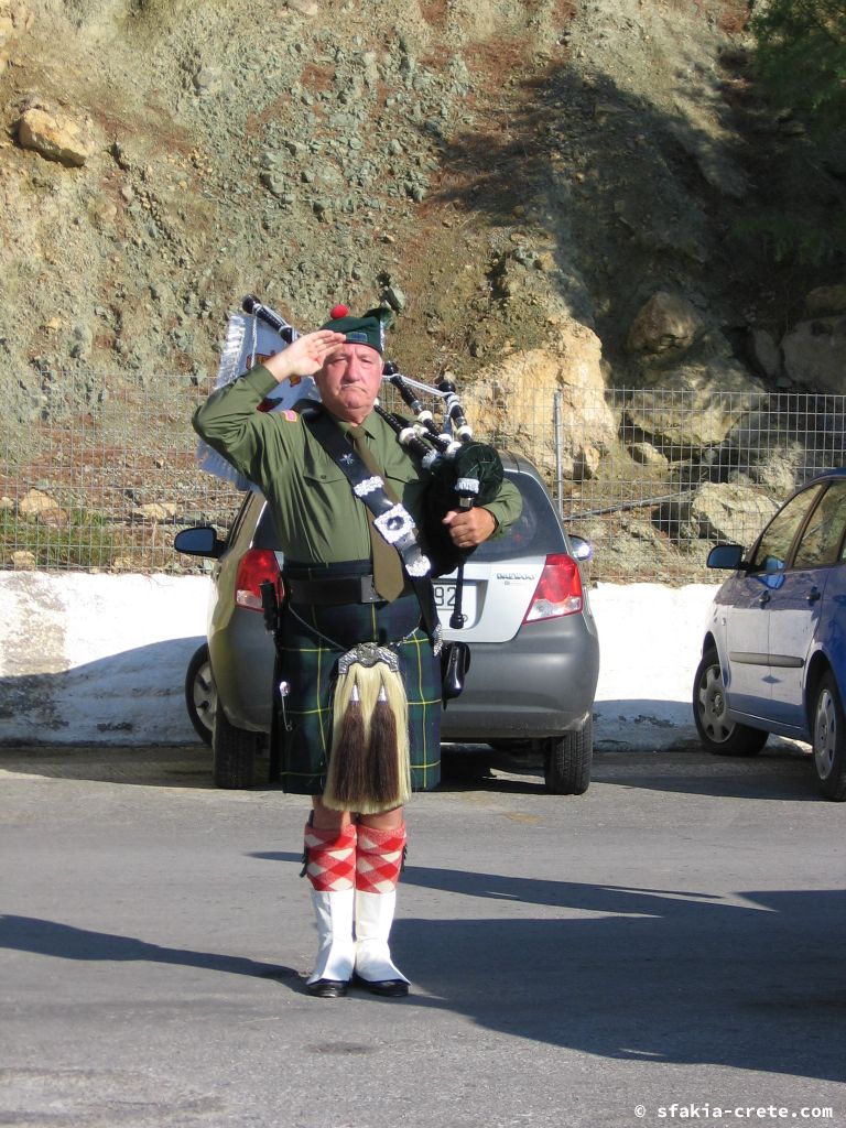 Photo report of a memorial for the people of Crete that were killed during WW II, September 2008