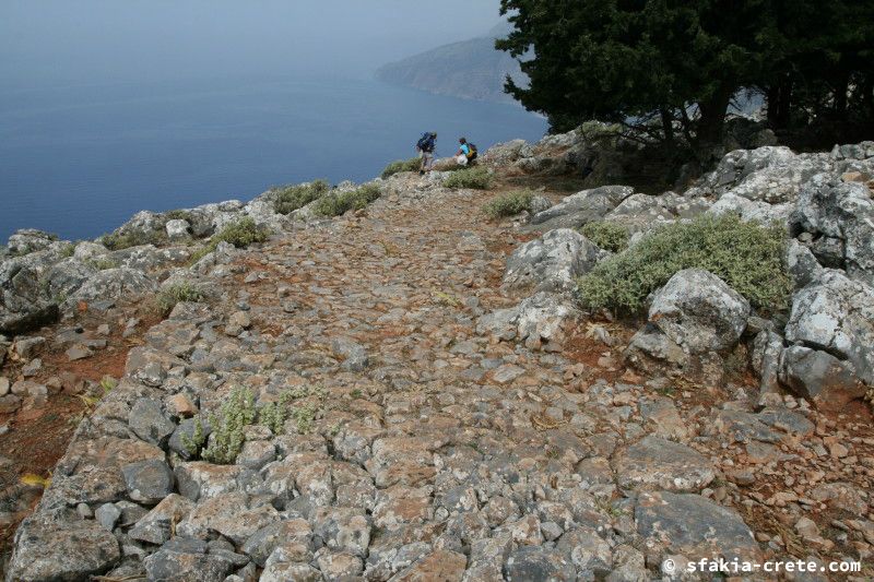 Photo report of a walk from Agios Ioannis - Selouda - Agios Pavlos, Sfakia, May 2008