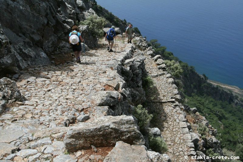 Photo report of a walk from Agios Ioannis - Selouda - Agios Pavlos, Sfakia, May 2008