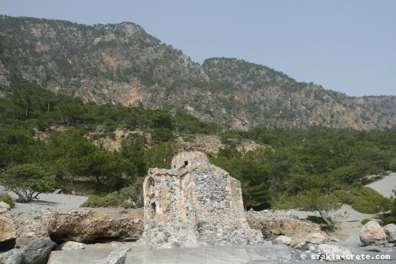 Photo report of a walk from Agios Ioannis - Selouda - Agios Pavlos, Sfakia, May 2008