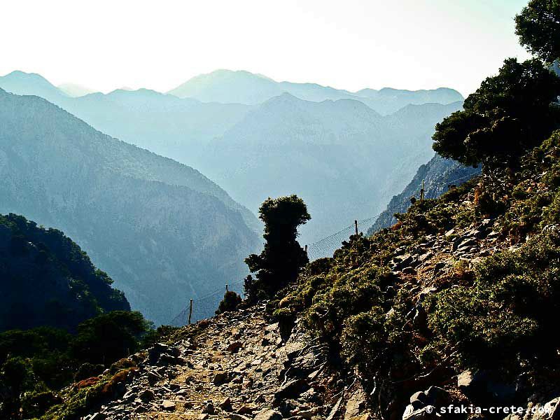 Photo report of a walk up Mount Gingilos above Samaria gorge, Sfakia, July and September 2007