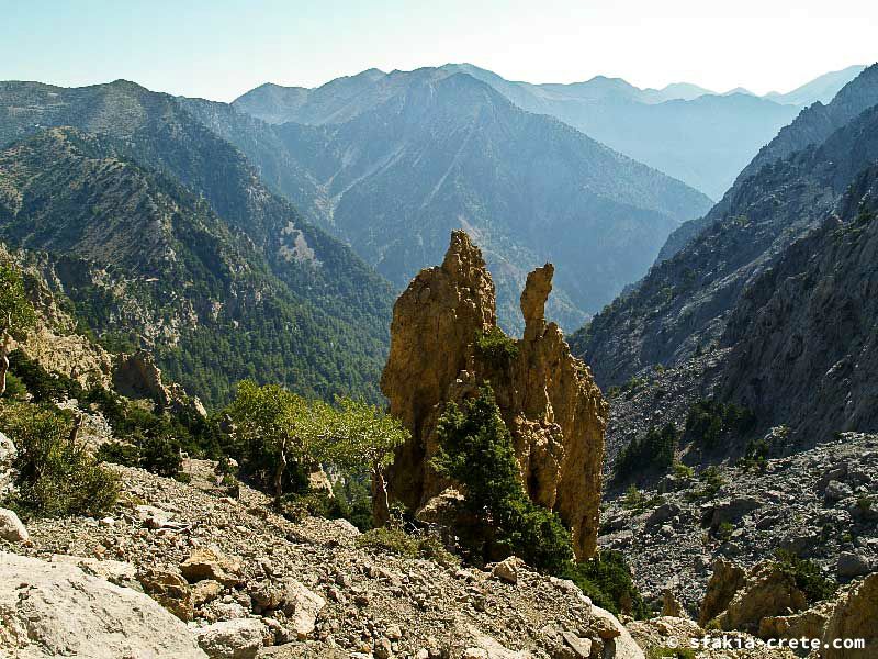 Photo report of a walk up Mount Gingilos above Samaria gorge, Sfakia, July and September 2007