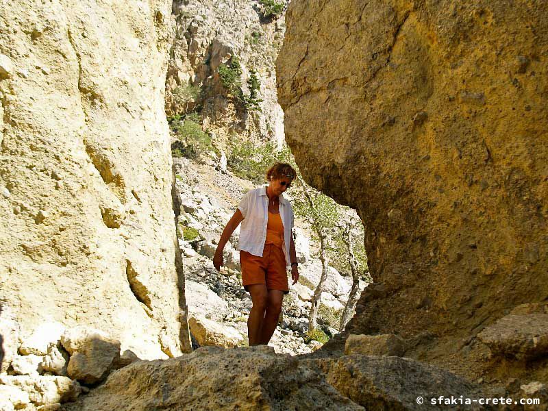 Photo report of a walk up Mount Gingilos above Samaria gorge, Sfakia, July and September 2007