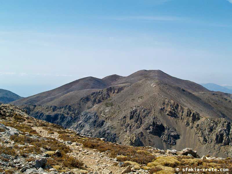 Photo report of a walk up Mount Gingilos above Samaria gorge, Sfakia, July and September 2007