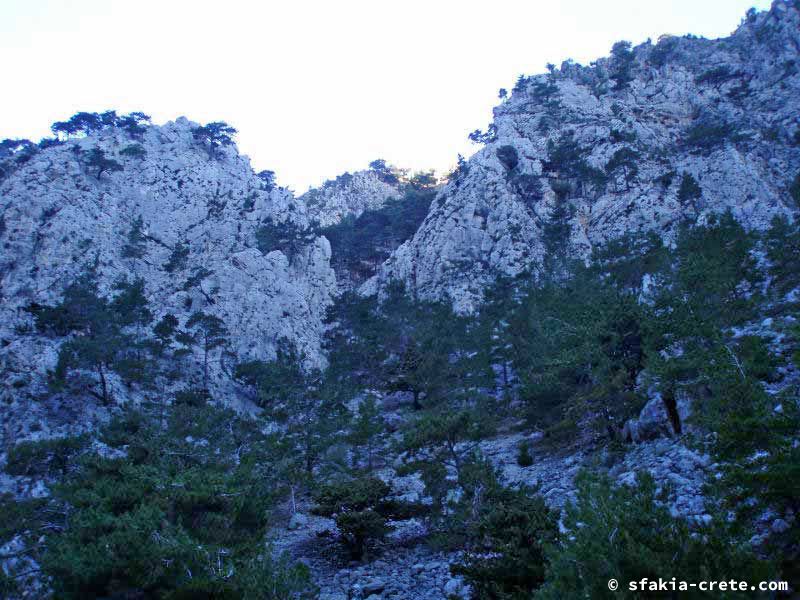 Photo report of a visit to Sfakia, southwest Crete, at Greek Easter, April 2007