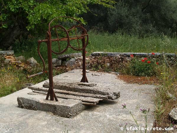 Photo report of a walk around Sfakia, Loutro and Livadiana, southwest Crete, April 2007