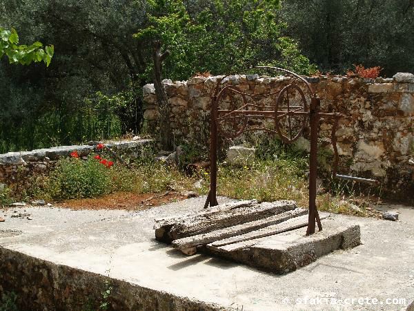 Photo report of a walk around Sfakia, Loutro and Livadiana, southwest Crete, April 2007