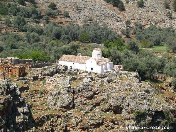 Photo report of a walk around Sfakia, Loutro and Livadiana, southwest Crete, April 2007