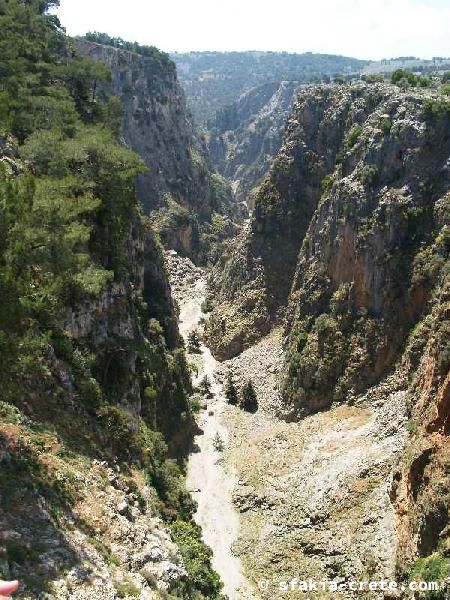 Photo report of a walk around Sfakia, Loutro and Livadiana, southwest Crete, April 2007