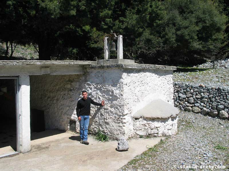 Photo report of a visit to Mouri village, Sfakia, Crete, April 2006