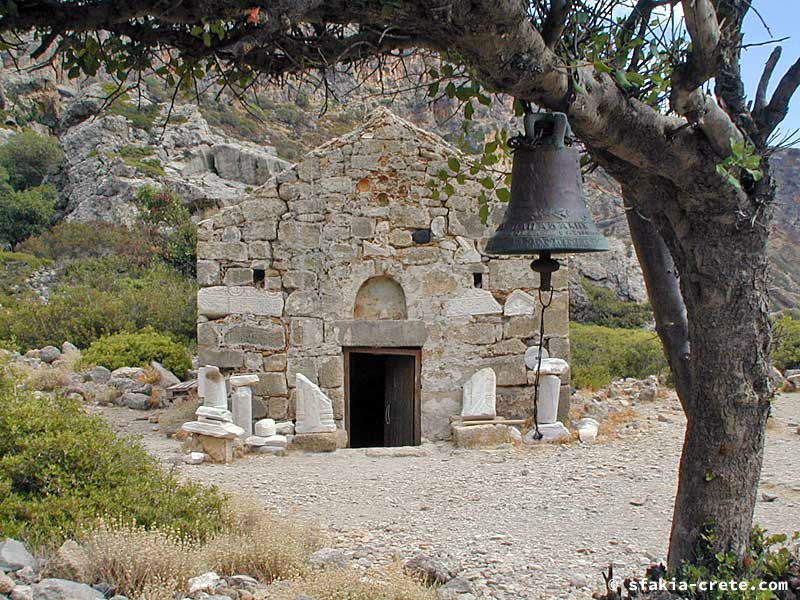 Photo report of walking around Sfakia, Crete, May 2005