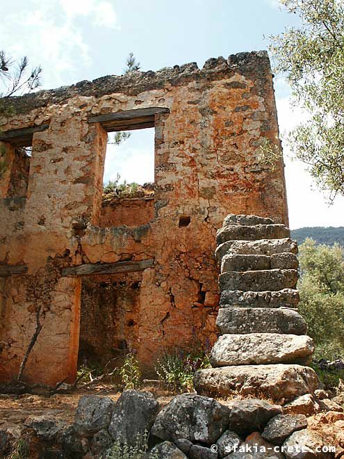 Photo report of walking around the mountains of Sfakia, Crete, May 2005, part 2