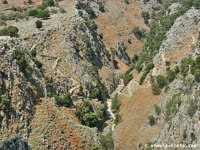 Photo report of walking around the mountains of Sfakia, Crete, May 2005, part 2