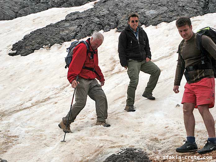 Photo report of walking around the mountains of Sfakia, Crete, May 2004