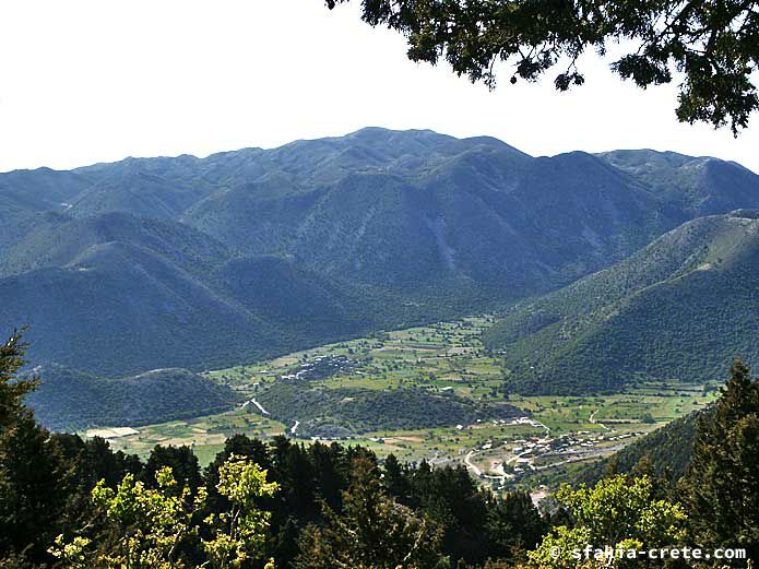 Photo report of walking around the mountains of Sfakia, Crete, May 2004