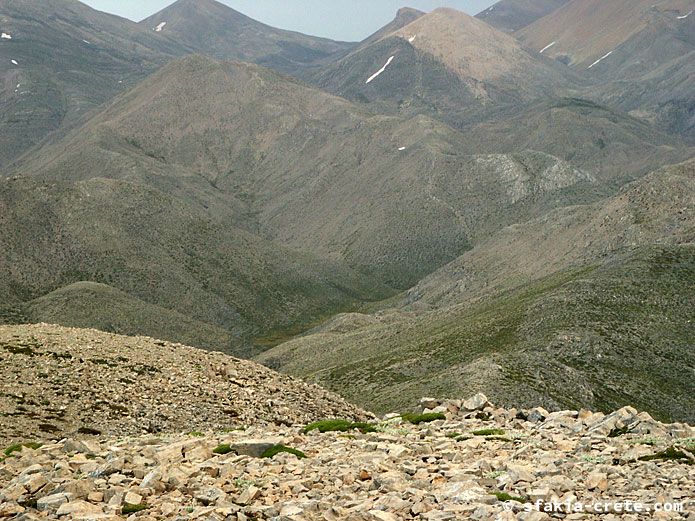 Photo report of walking around the mountains of Sfakia, Crete, May 2004